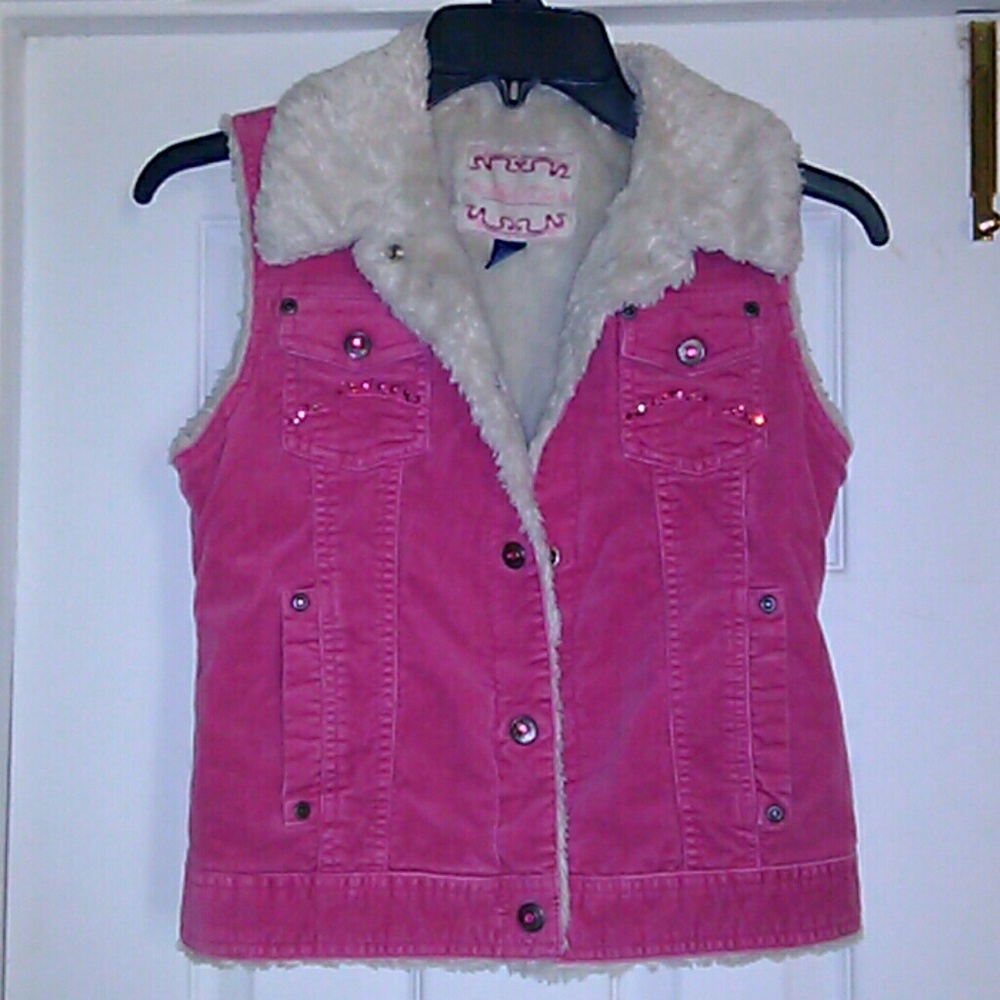 🎉😊📣Host Pick📣😊🎉 Limited Too Girl's Vest❤️❤️